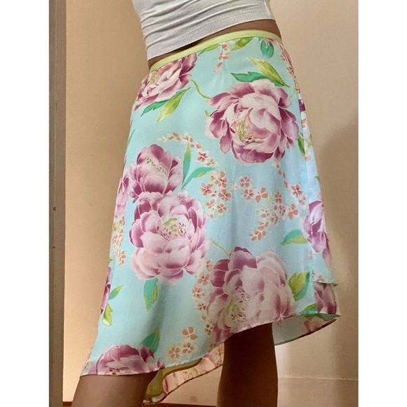 Summery Floral Midi Skirt - Picture 2 of 3